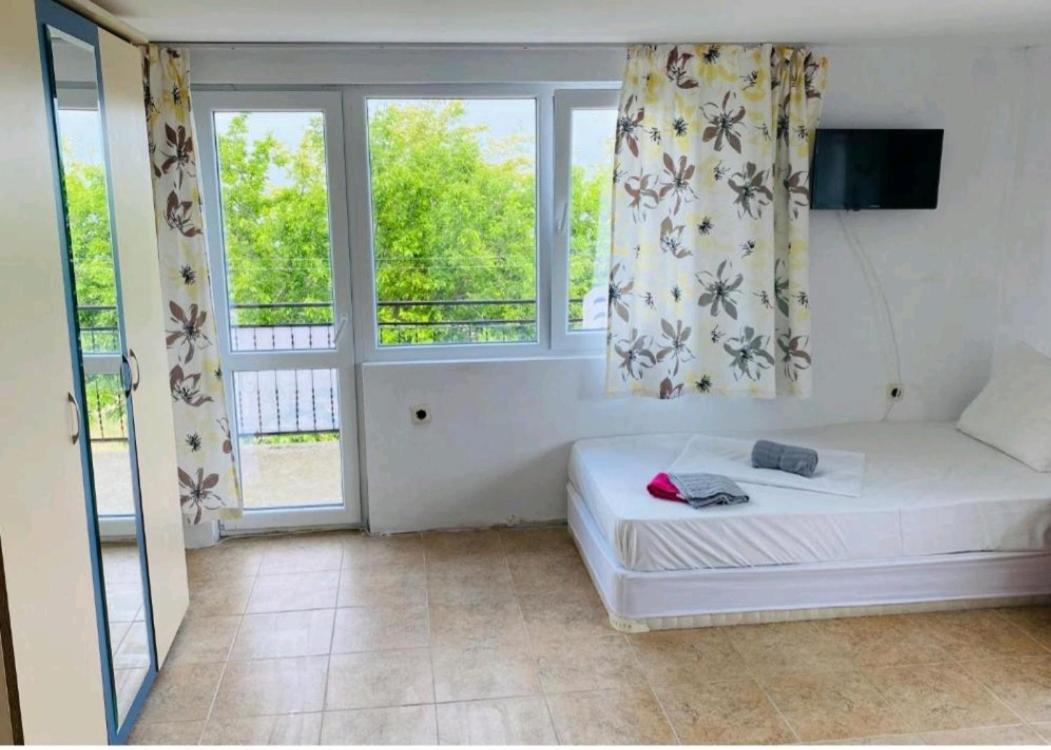 Krimski Guest House And Bungalows Byala  Εξωτερικό φωτογραφία